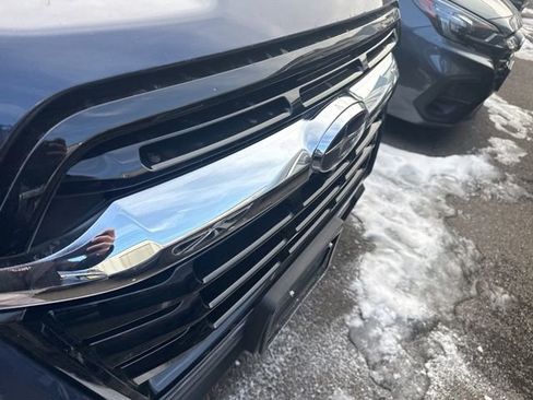 Used 2025 Subaru Ascent Touring image 3