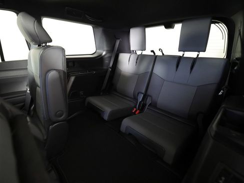 Used 2026 Lexus GX 550 w/ Accessory Package (31) AWD/4WD image 16