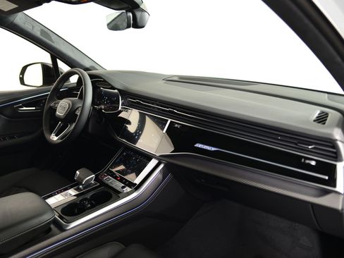 New 2026 Audi SQ7 Prestige image 18