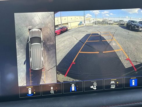 Used 2022 Chevrolet Suburban RST w/ Sport Performance Package image 26