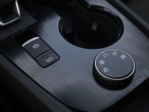 Certified 2024 Nissan Rogue SV AWD/4WD image 17