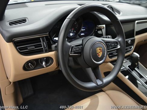 Used 2023 Porsche Macan AWD/4WD image 16