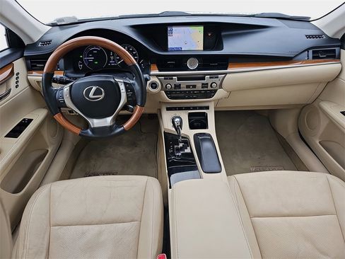 Used 2013 Lexus ES 300h image 9