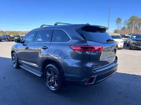 Used 2018 Toyota Highlander Limited Platinum image 3
