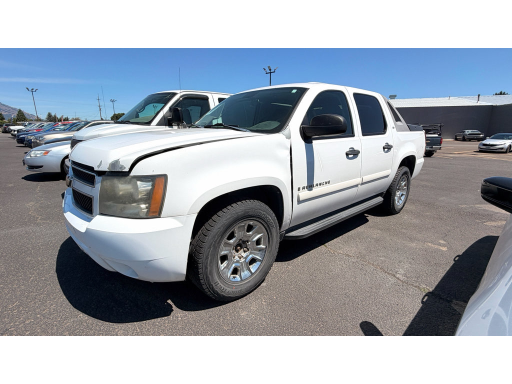 Used 2009 Chevrolet Avalanche LS AWD/4WD image 2