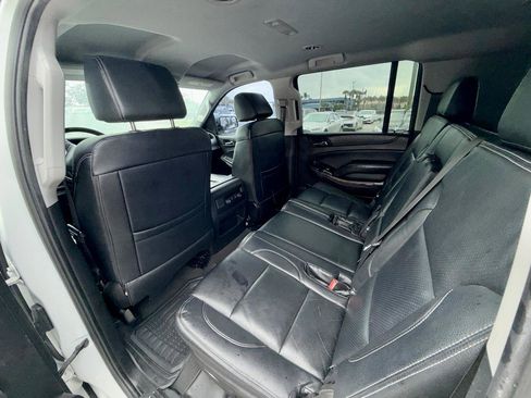Used 2020 GMC Yukon XL SLE RWD image 10