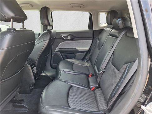 Used 2022 Jeep Compass Latitude AWD/4WD image 17