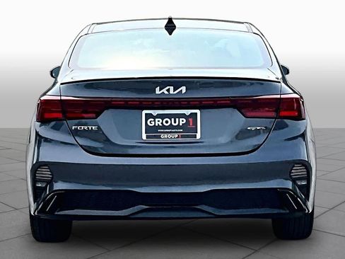 Used 2022 Kia Forte GT-Line w/ GT-Line Premium Package FWD image 5