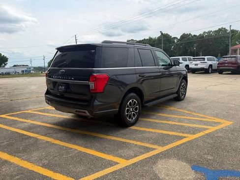 Used 2024 Ford Expedition XLT RWD image 10