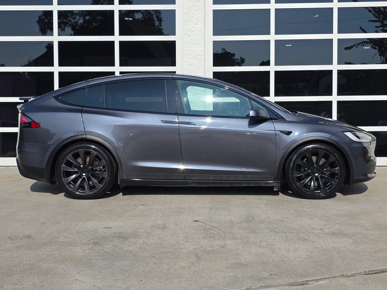 Used 2022 Tesla Model X Plaid AWD/4WD image 3
