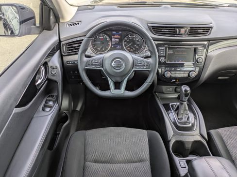 Used 2021 Nissan Rogue Sport SV image 19