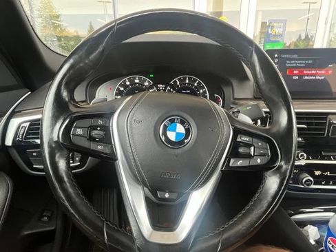 Used 2018 BMW 530i xDrive AWD/4WD image 9