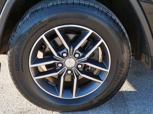 Used 2017 Jeep Grand Cherokee Limited w/ Luxury Group II image 15