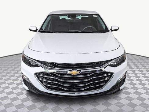 Used 2024 Chevrolet Malibu LS w/ Driver Confidence Package image 2