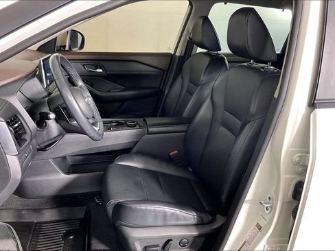 Used 2023 Nissan Rogue SV w/ SV Premium Package AWD/4WD image 32