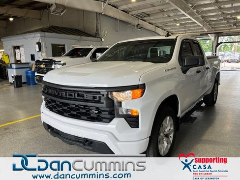 Used 2023 Chevrolet Silverado 1500 Custom AWD/4WD image 1