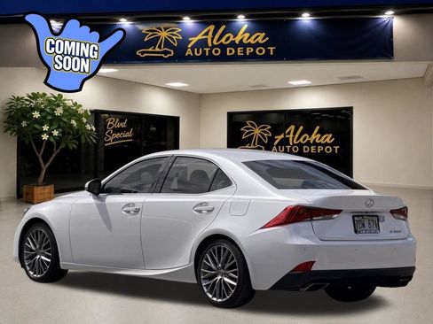 Used 2017 Lexus IS 200t RWD image 3