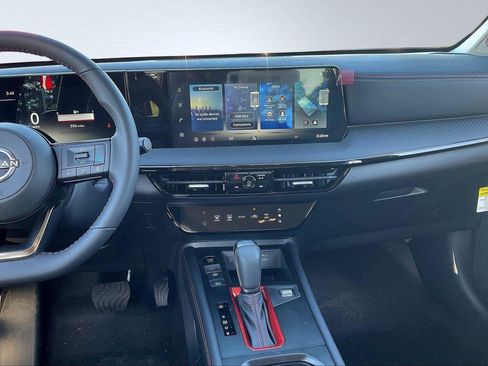 New 2026 Nissan Kicks SR image 7