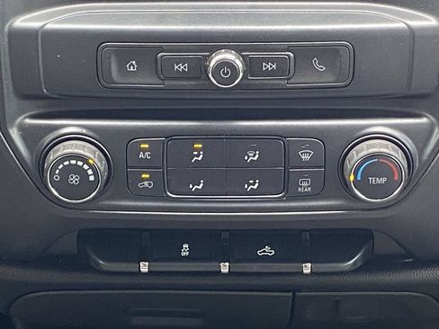 Used 2018 Chevrolet Silverado 1500 Custom w/ Custom Convenience Package RWD image 30