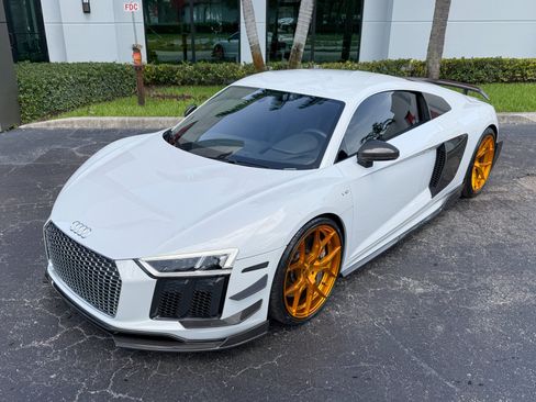 Used 2017 Audi R8 V10 plus AWD/4WD image 5