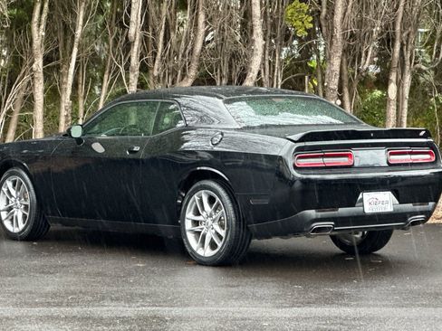 Used 2022 Dodge Challenger GT image 6