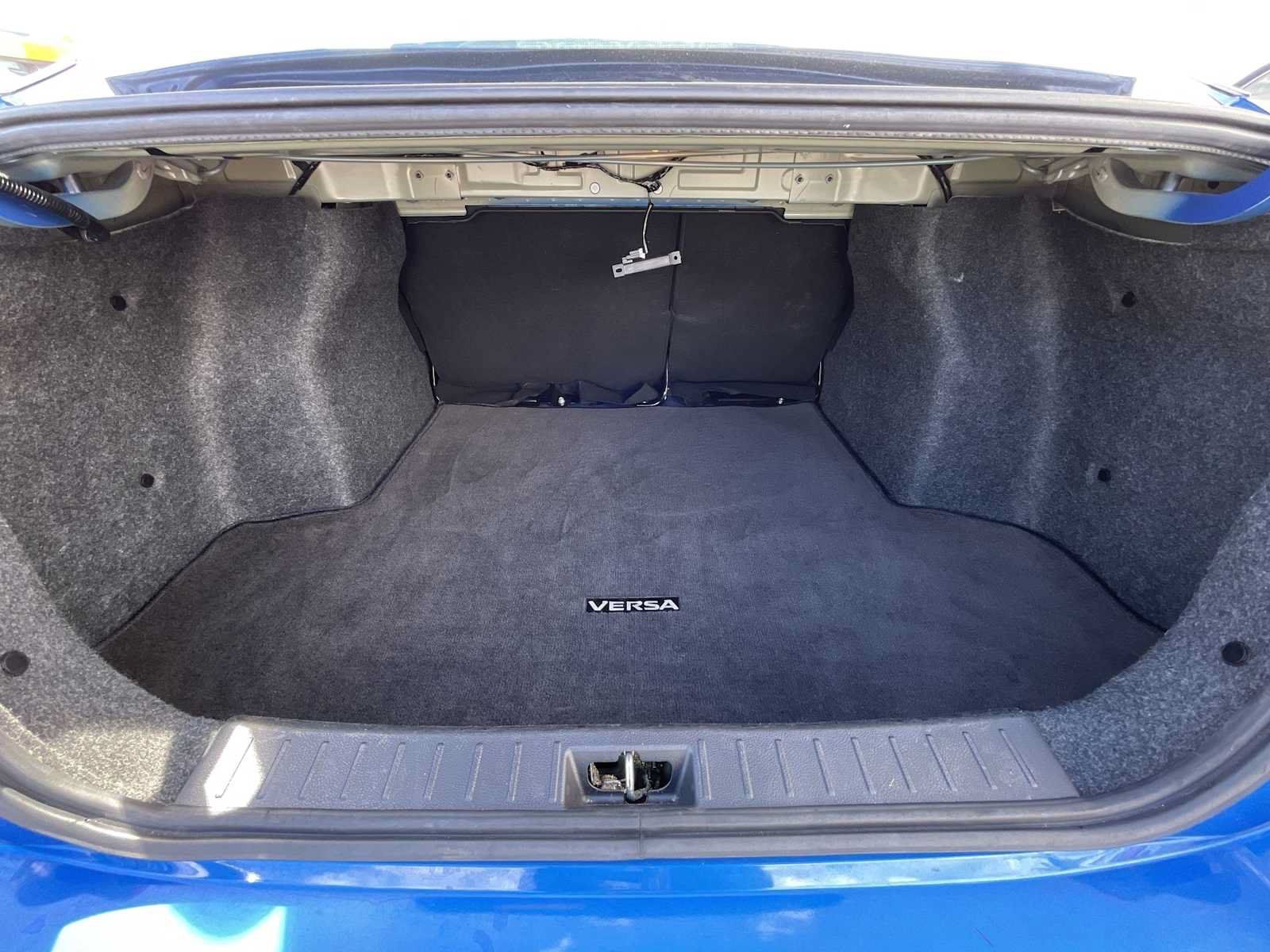 Used 2023 Nissan Versa SV FWD image 22