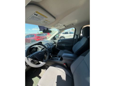 Used 2017 Ford Escape SE image 8