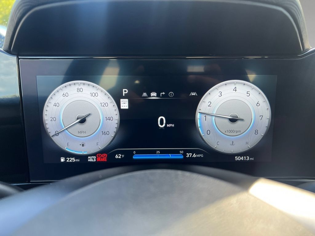 Used 2024 Hyundai Elantra Limited FWD image 14