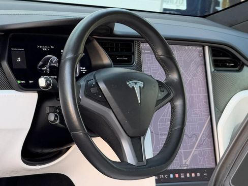 Used 2018 Tesla Model X 75D AWD/4WD image 14