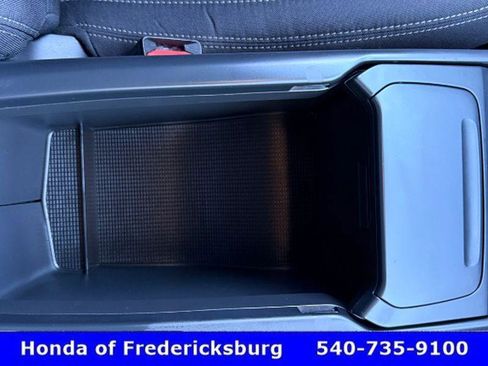 Used 2024 Volvo XC40 B5 Core w/ Protection Package image 36