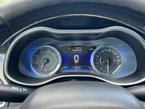 Used 2015 Chrysler 200 C FWD image 23