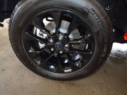 Used 2025 Jeep Wrangler Unlimited Sahara w/ Safety Group image 27