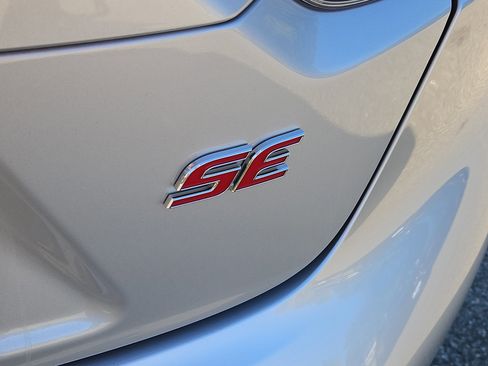 Used 2024 Toyota Corolla SE image 12