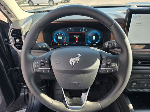 Used 2025 Ford Bronco Sport Outer Banks image 11