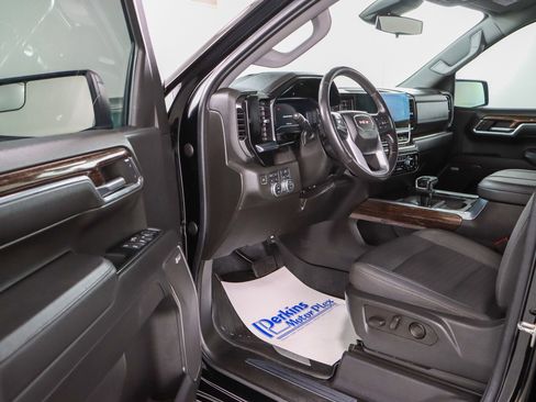 Used 2023 GMC Sierra 1500 Elevation w/ Preferred Package image 4