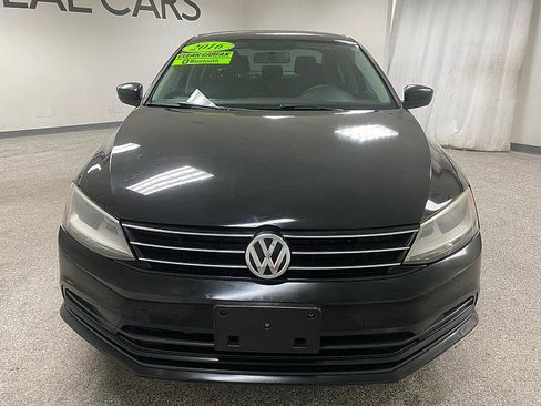 Used 2016 Volkswagen Jetta S image 2