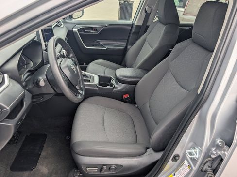 Used 2024 Toyota RAV4 XLE FWD image 2