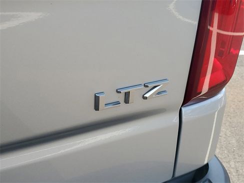 Used 2022 Chevrolet Silverado 1500 LTZ w/ LTZ Premium Package image 7