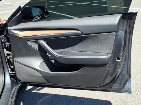 Used 2022 Tesla Model 3 image 19