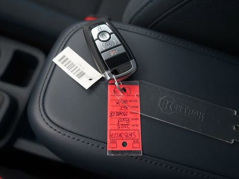 Used 2025 Ford Maverick XLT w/ XLT Luxury Package FWD image 27