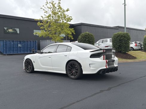 Used 2022 Dodge Charger Scat Pack w/ Dynamics Package RWD image 12