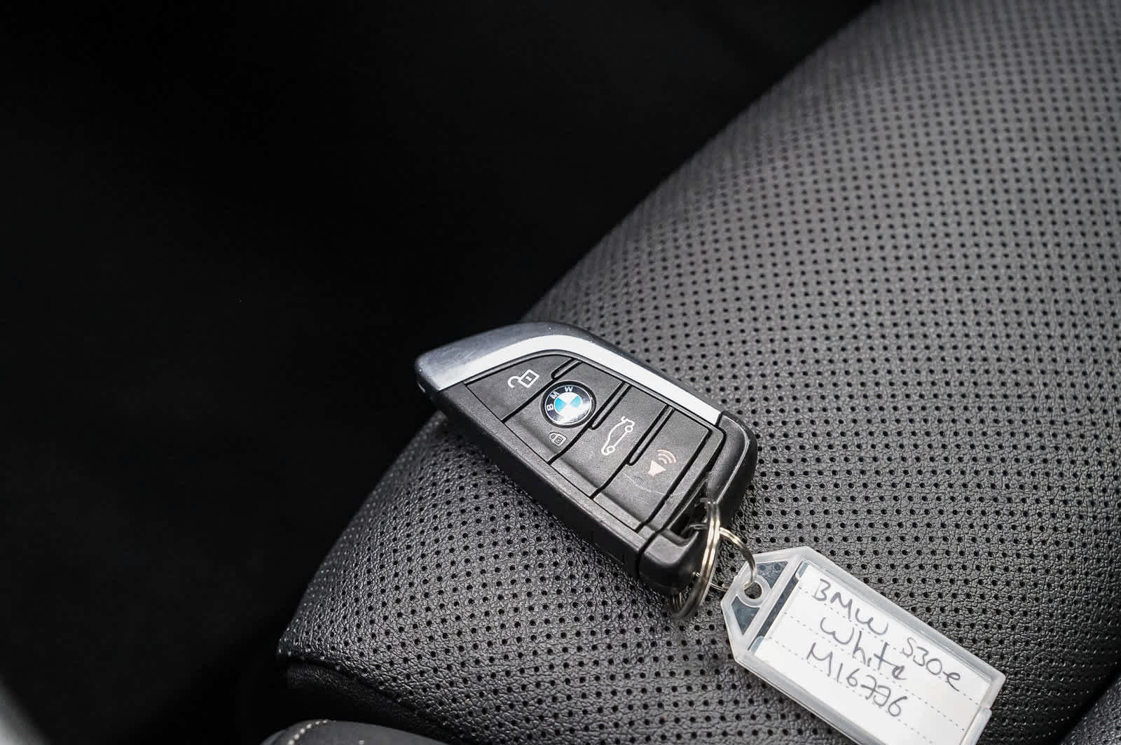 Used 2023 BMW 530e w/ Convenience Package RWD image 27