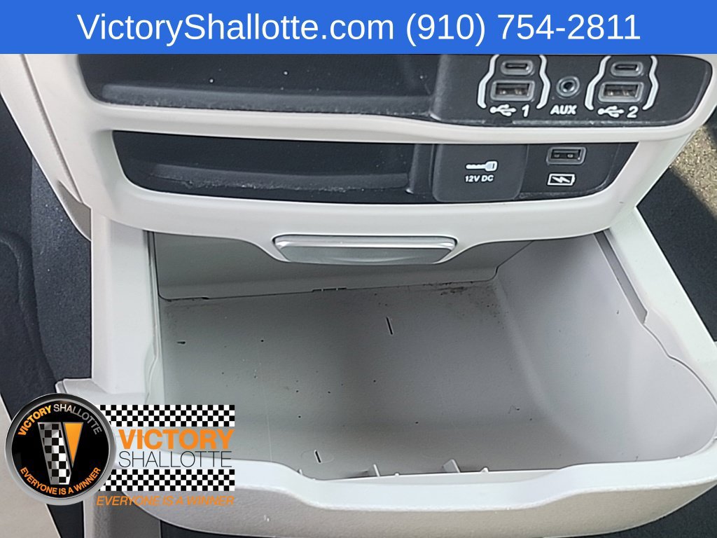Certified 2022 Chrysler Pacifica Touring-L FWD image 10
