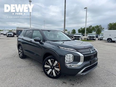 Used 2025 Mitsubishi Outlander SE AWD/4WD image 1