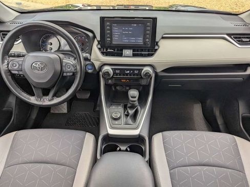 Used 2019 Toyota RAV4 XLE AWD/4WD image 14