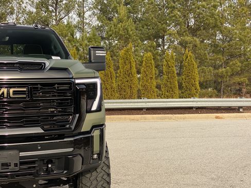 Used 2025 GMC Sierra 2500 AT4X image 20