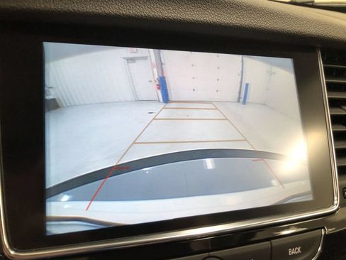 Used 2020 Buick Encore Preferred FWD image 17