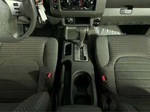 Used 2007 Nissan Frontier SE w/ SE Value Truck Pkg image 11