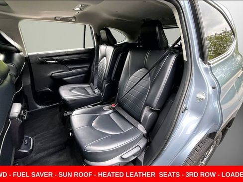 Used 2021 Toyota Highlander XLE AWD/4WD image 21