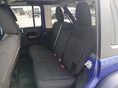 Used 2019 Jeep Wrangler Unlimited Rubicon image 38
